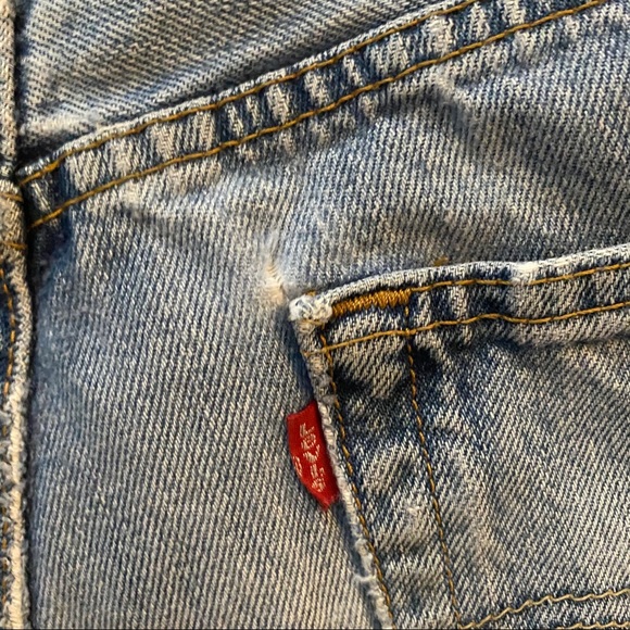 Levi 501 cut off shorts - Picture 6 of 7